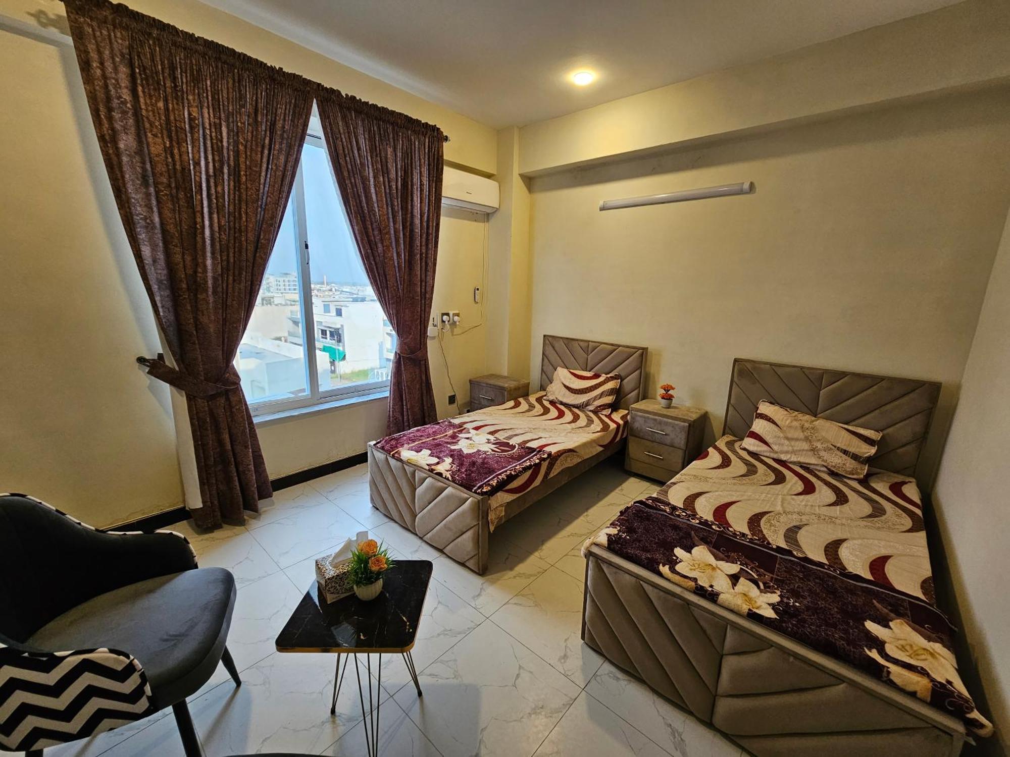 Motorway Majesty Suites Islamabad - Near Islamabad International Airport And Motorway Habitación foto