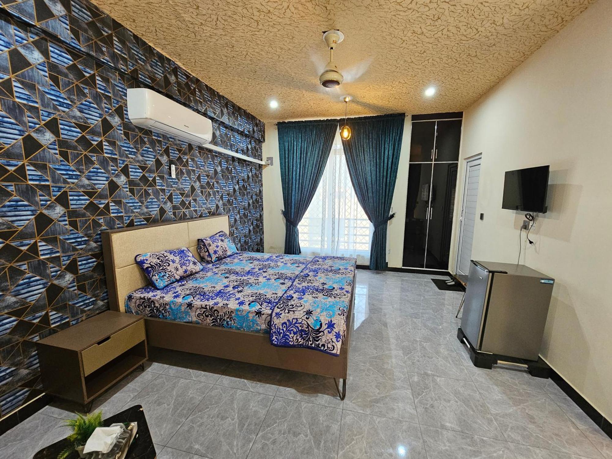 Motorway Majesty Suites Islamabad - Near Islamabad International Airport And Motorway Habitación foto